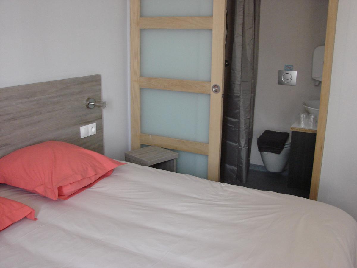 L'Envers Du Castille Hotell Parthenay Exteriör bild